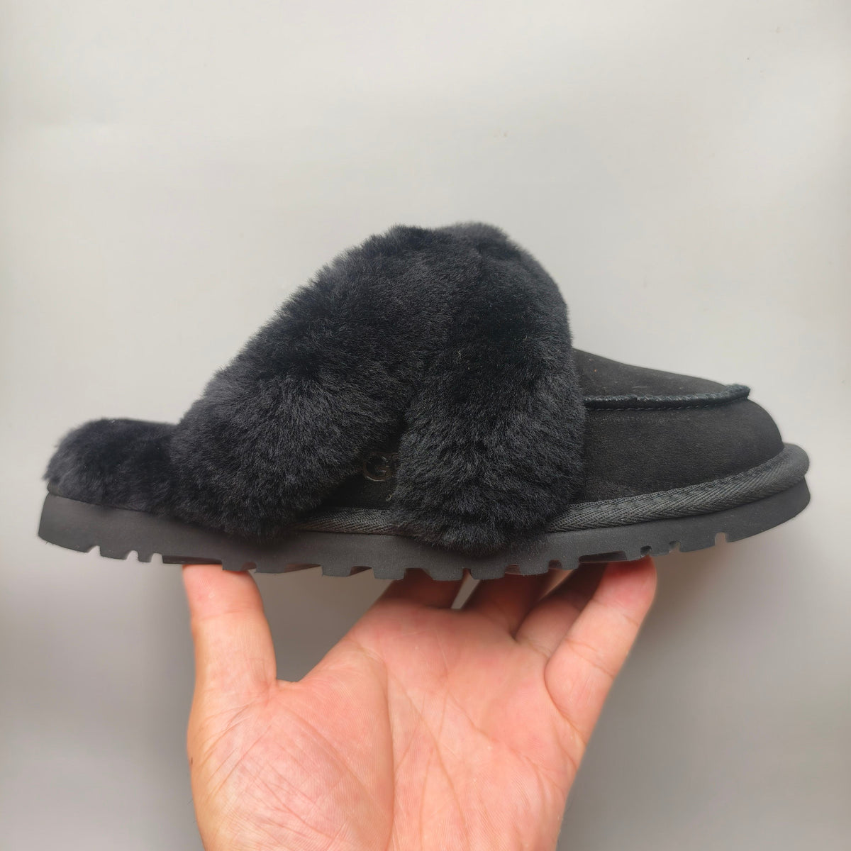 Black Casual Home Slippers — New Arrival | In Stock