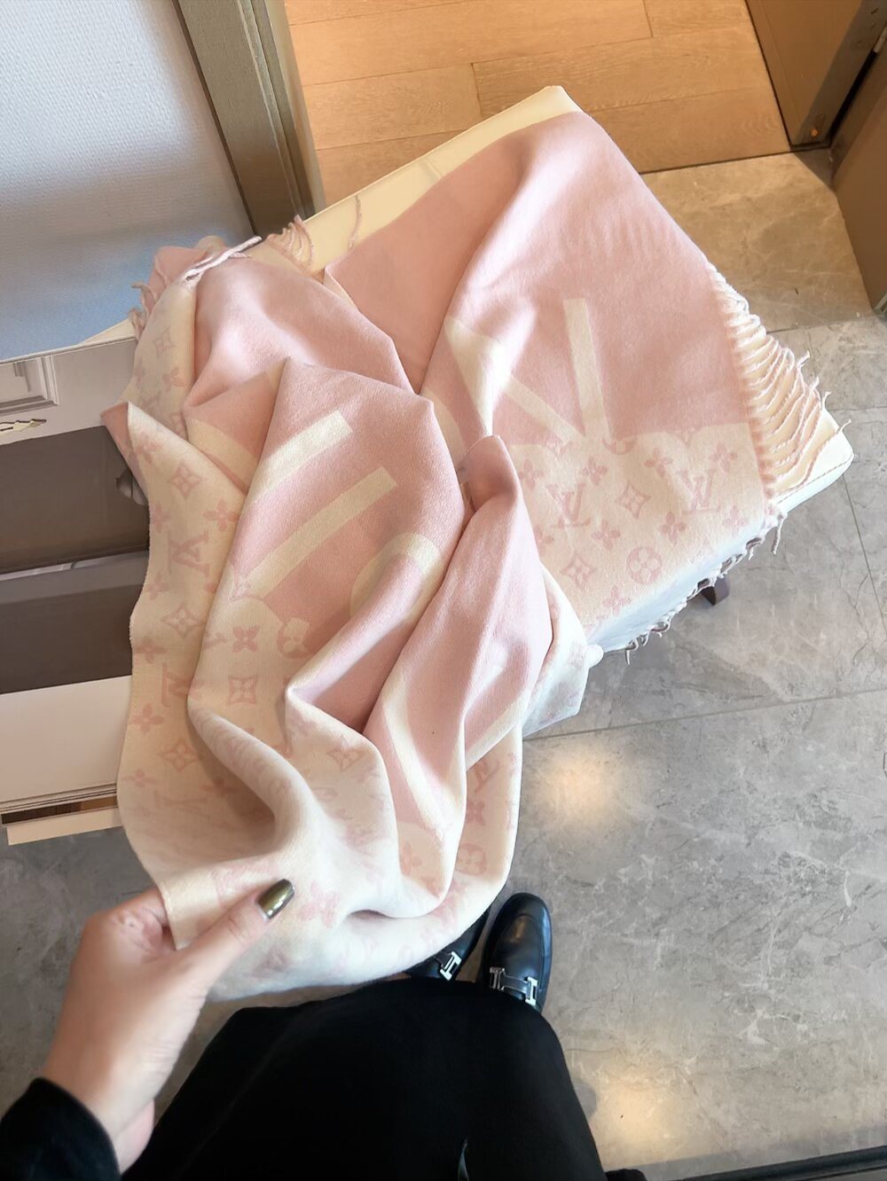Louis Vuitton Infinity Dots Fringed Shawl
