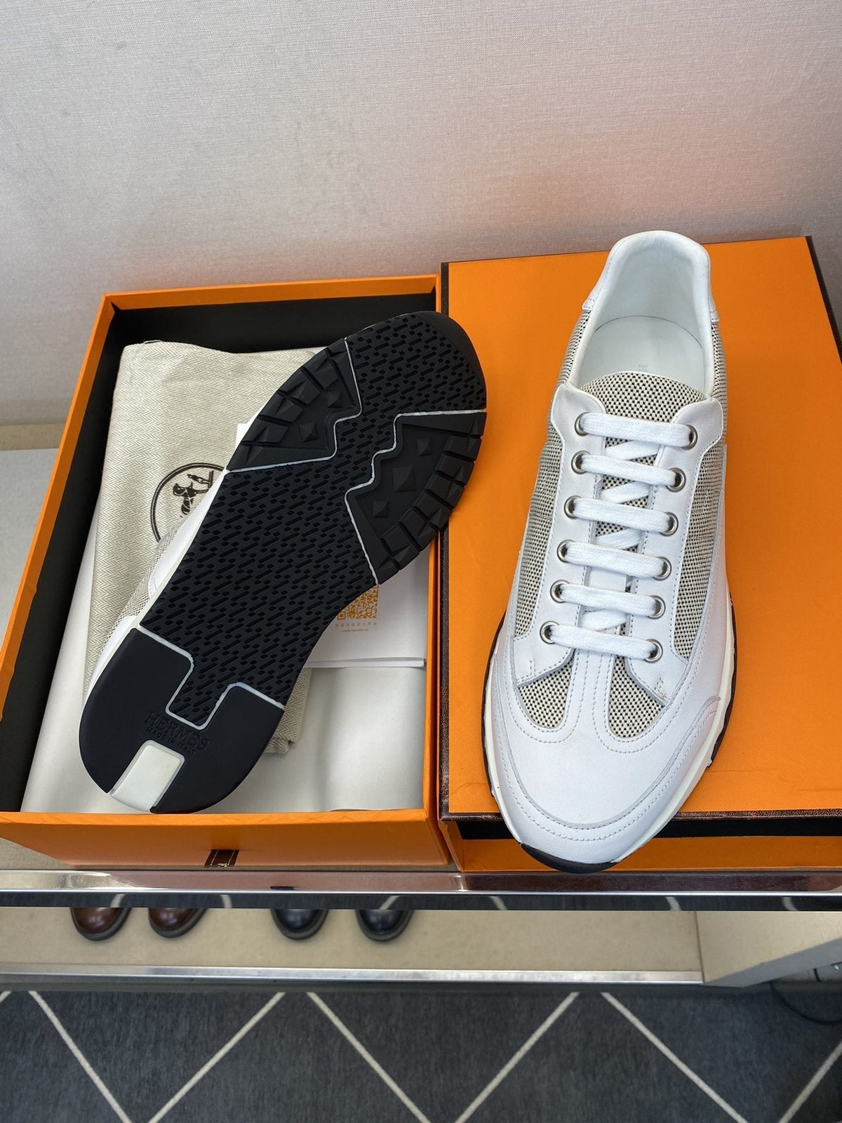 Hermès Men's White & Gray Low-Top Sneakers